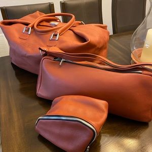 Porsche Carrera Gt Luggage Set 
• Travel Bag
• Shoulder Bag
• Center Console